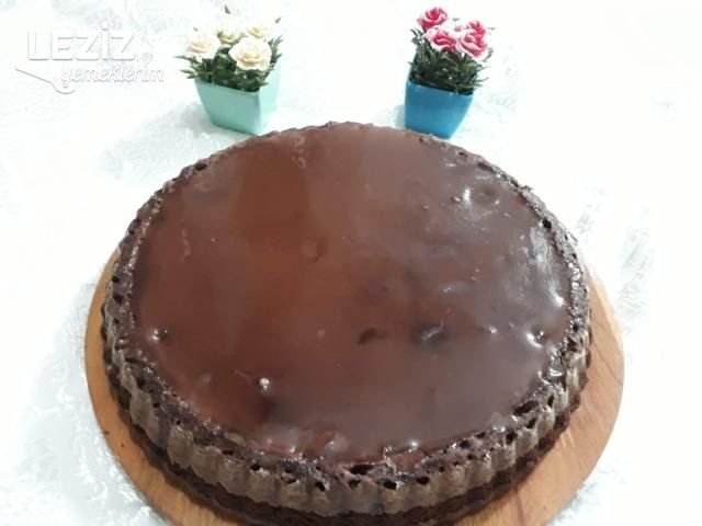 Caramio Tadında Çikolatalı Karamelli Pasta