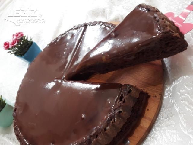 Caramio Tadında Çikolatalı Karamelli Pasta