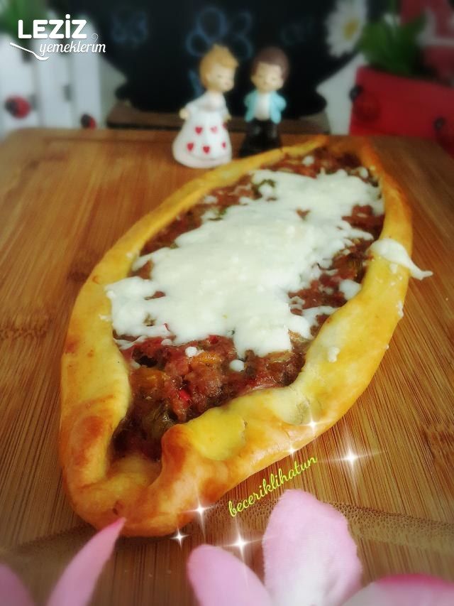 Kıymalı Kaşarlı Pide Tarifi