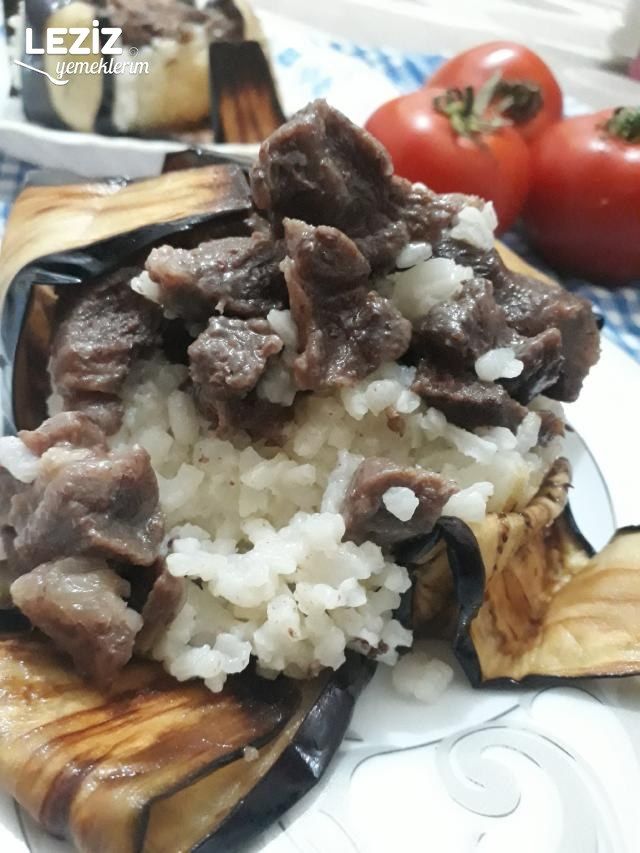 Porsiyonluk Güveçlerde Patlıcan Perdeli Kavurmalı Pilav