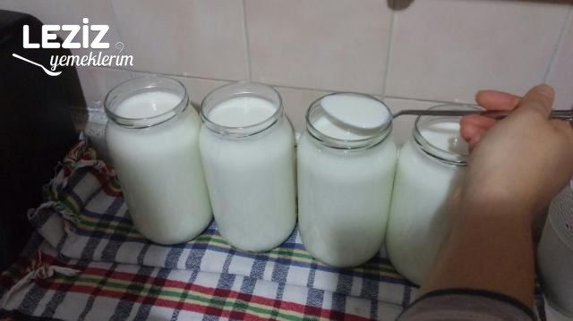 Kavanozda Ev Yapımı Yoğurt Tarifi (Püf Noktaları İle)