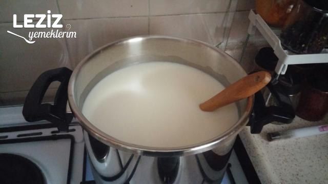 Kavanozda Ev Yapımı Yoğurt Tarifi (Püf Noktaları İle)