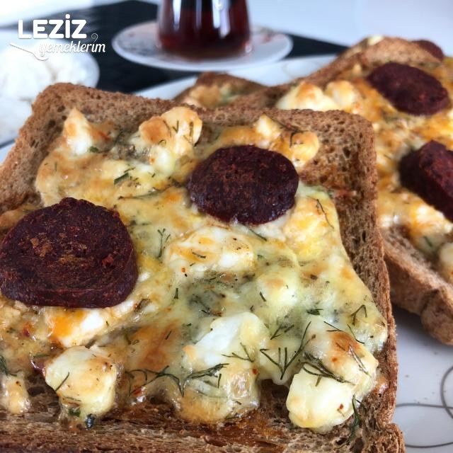Kahvaltılık Fırında Peynirli Çıtır Ekmek