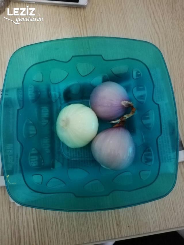 Soğan Salatası (Çok Faydalı-lezzetli)
