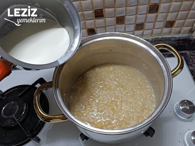 Nohutlu Şehriye Çorbası