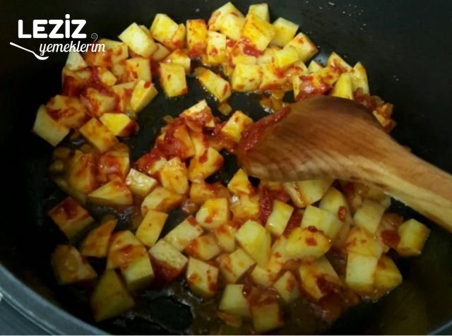 Patatesli Sulu Köfte Nasıl Yapılır