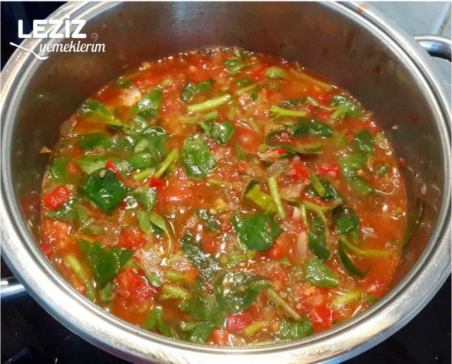 Nohutlu Bulgurlu Semizotu Yemeği