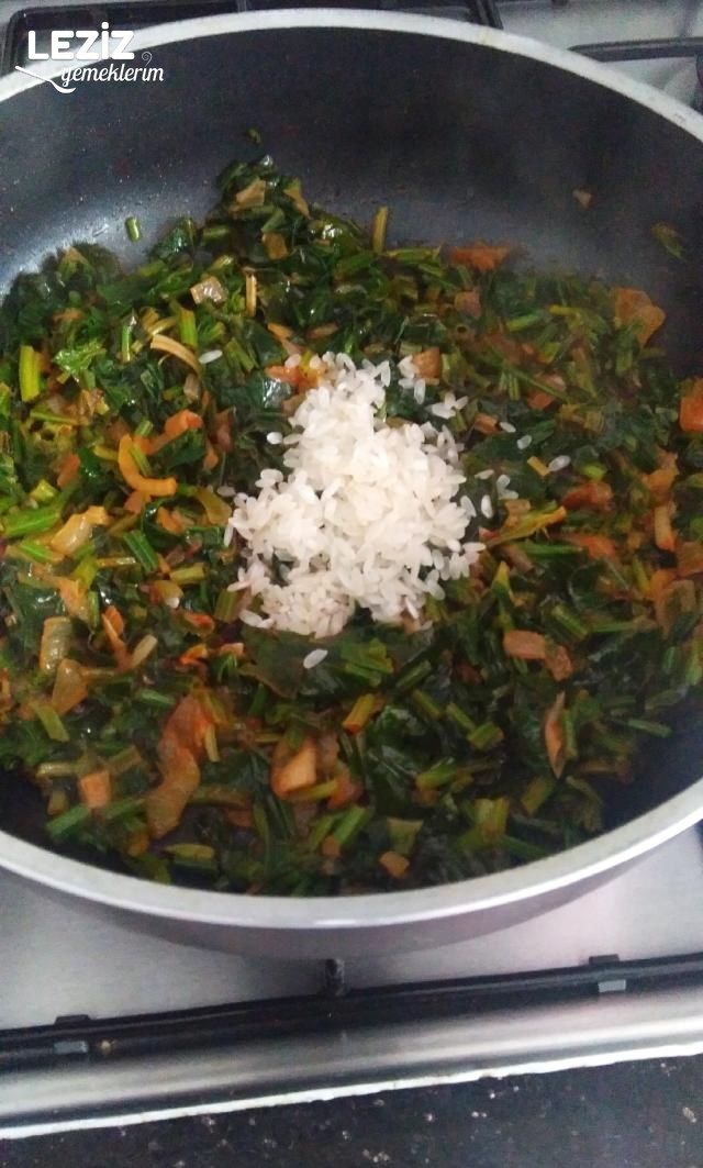 Pirinçli Ispanak Yemeğinin Tarifi