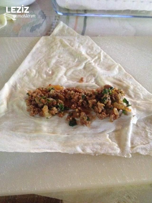 Yufkadan Kolay Kıymalı Pidecikler