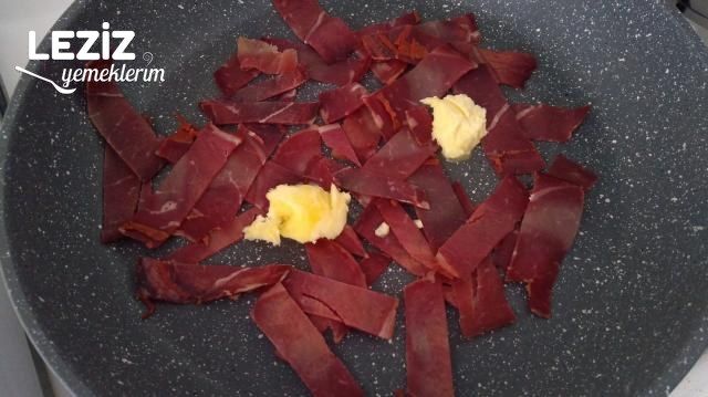 Kaşarlı Pastırmalı Yumurta