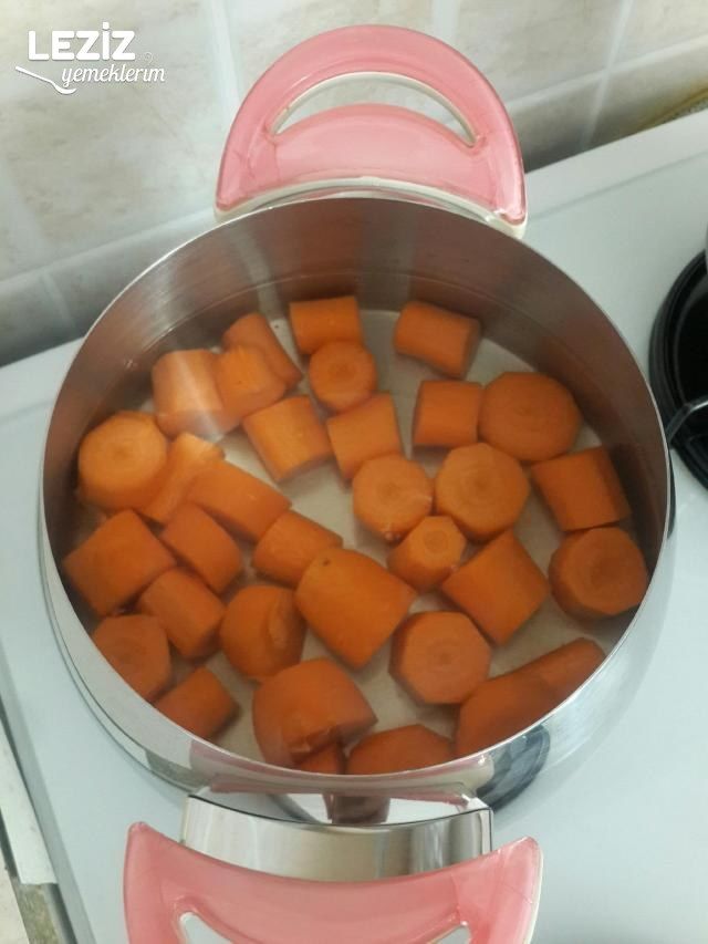 Havuçlu Lokum (Az Malzemeli)