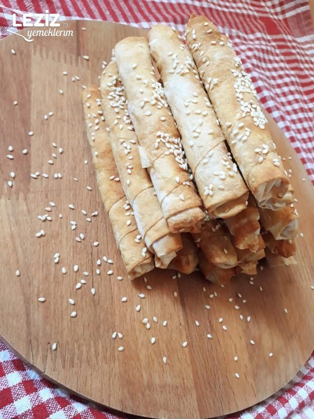 Simit Tadında Sosisli Sigara Böreği (Fırında)