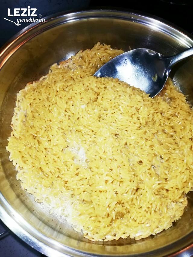 Tane Tane Arpa Şehriye Pilavı