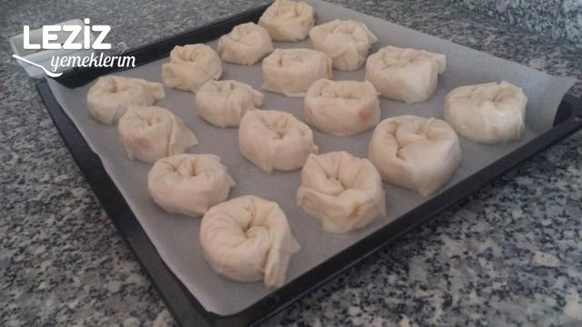 Kabarmaya Doymayan Pastane Böreği