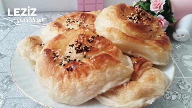 Kabarmaya Doymayan Pastane Böreği