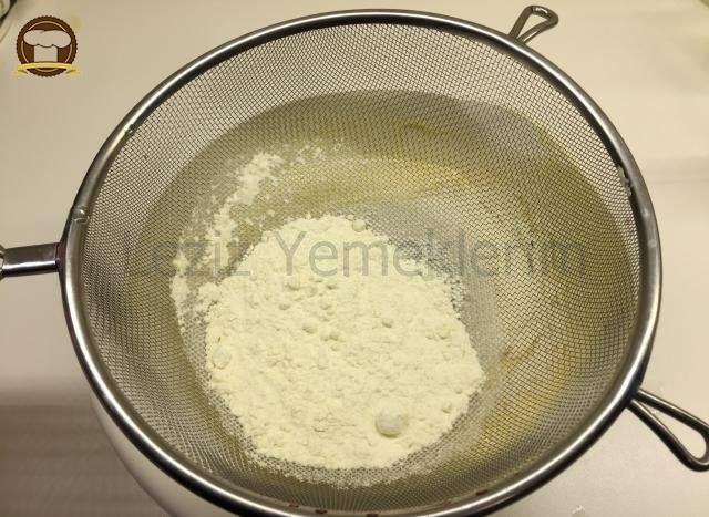 Çikolata Soslu Vişneli Kek