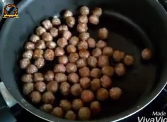 Misket Köfte Çorbası (Supa Topçeta)