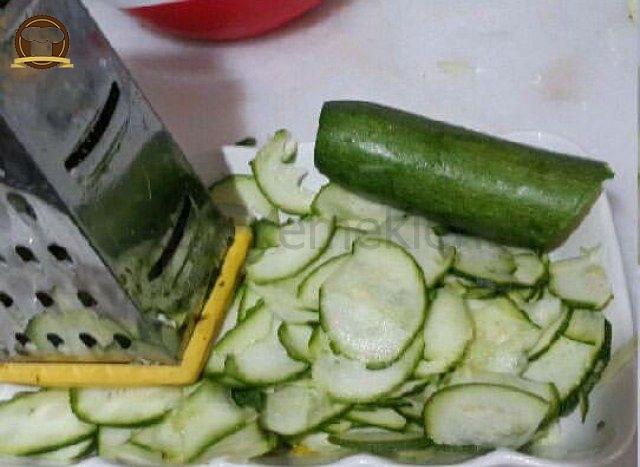 Yoğurtlu Çiğ Kabak Salatası(Aşamalı Anlatım)
