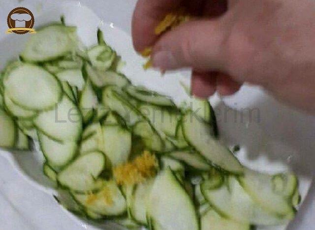Yoğurtlu Çiğ Kabak Salatası(Aşamalı Anlatım)