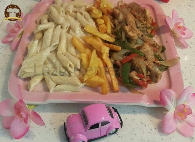 Sebzelı Tavuklu Kremalı Penne