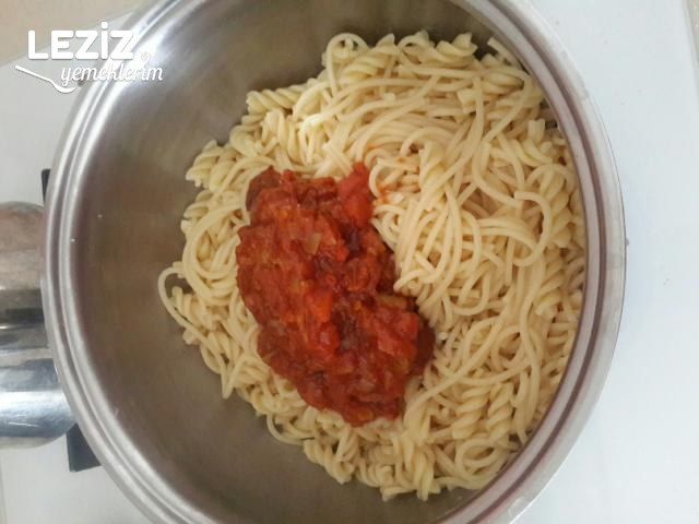 Soslu Makarna Tarifi