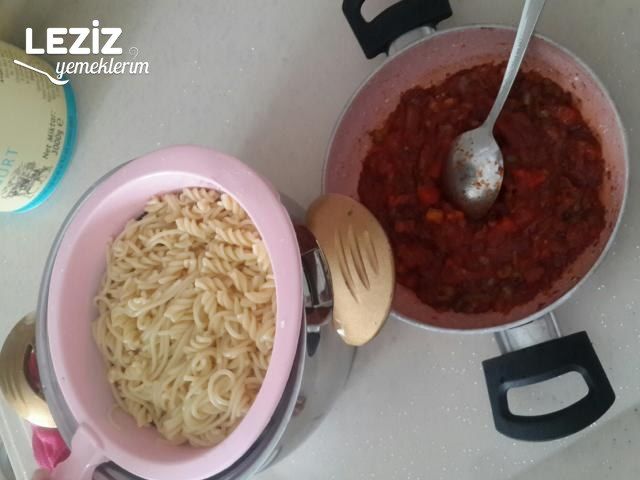 Soslu Makarna Tarifi
