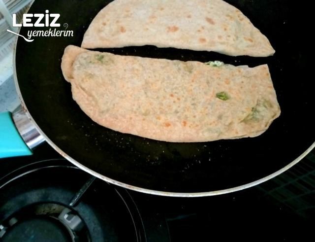 Tam Buğday Unlu Ispanaklı Börek (Yağsız Pişen)