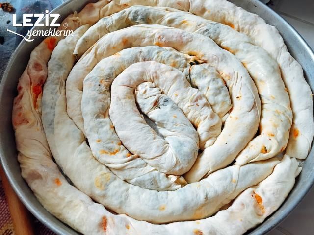Nefis Ispanaklı Dolama Börek