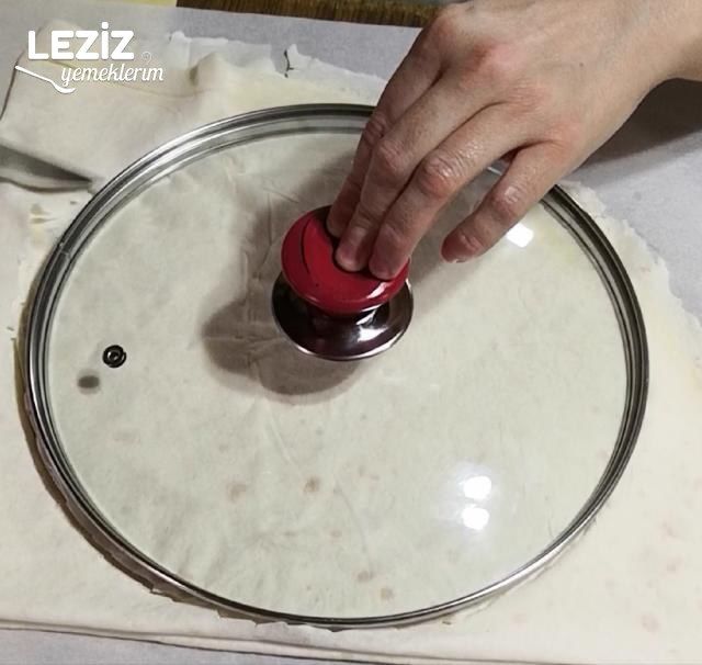 Kıymalı Büzme Börek