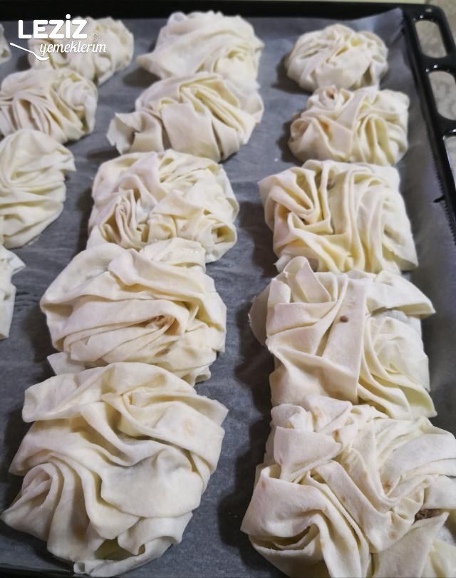 Kıymalı Büzme Börek