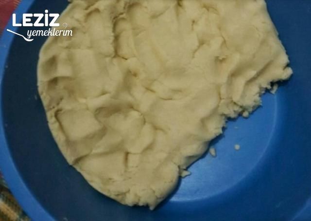 Ağızda Dağılan Reçelli Kurabiye