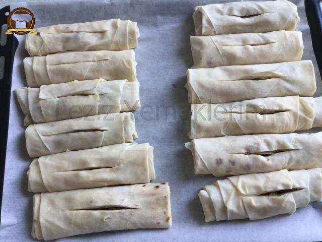 Mantarlı Karnıyarık Börek