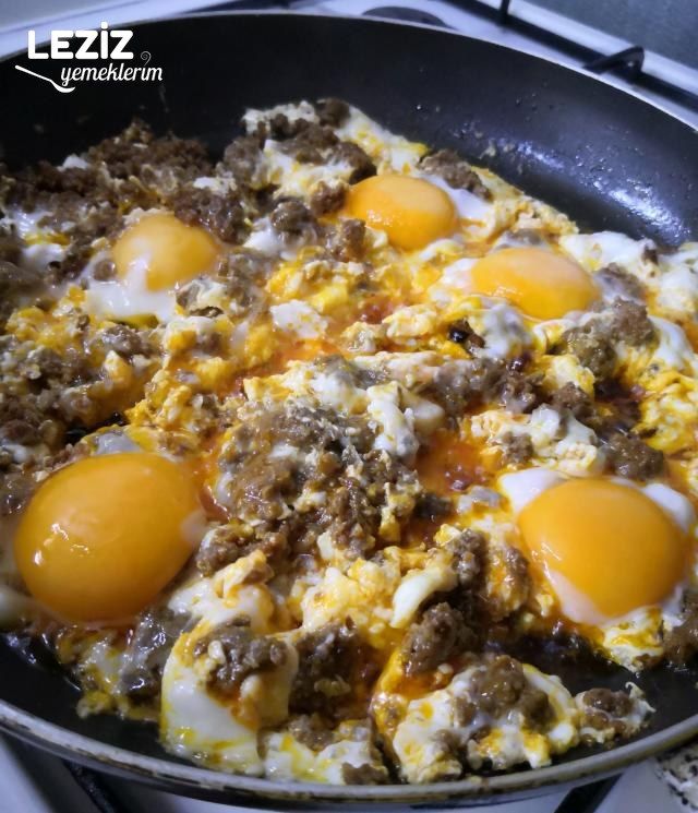 Yumurtalı Sucuk İçi (Sucuk İçi Nasıl Yapılır?)