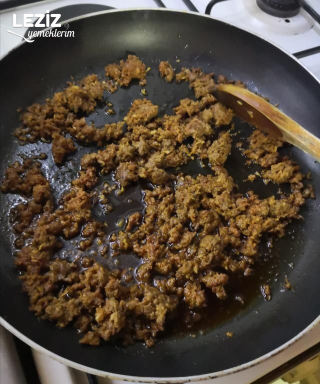 Yumurtalı Sucuk İçi (Sucuk İçi Nasıl Yapılır?)