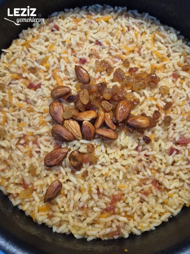 Tavuk Baget Ve Bademli Pilav İle Davet Yemeği