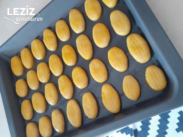 Pastaneden Farksız Şekerpare