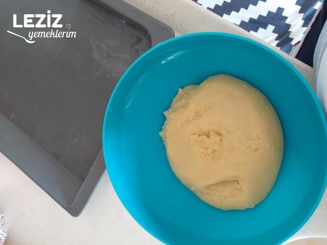 Pastaneden Farksız Şekerpare