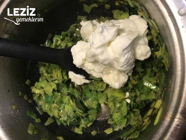 Nefis Pırasalı Börek