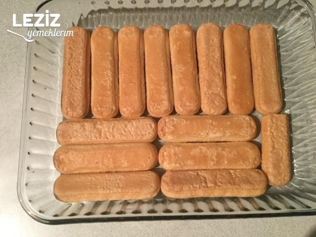 Çikolata Soslu Kedi Dili Tatlısı