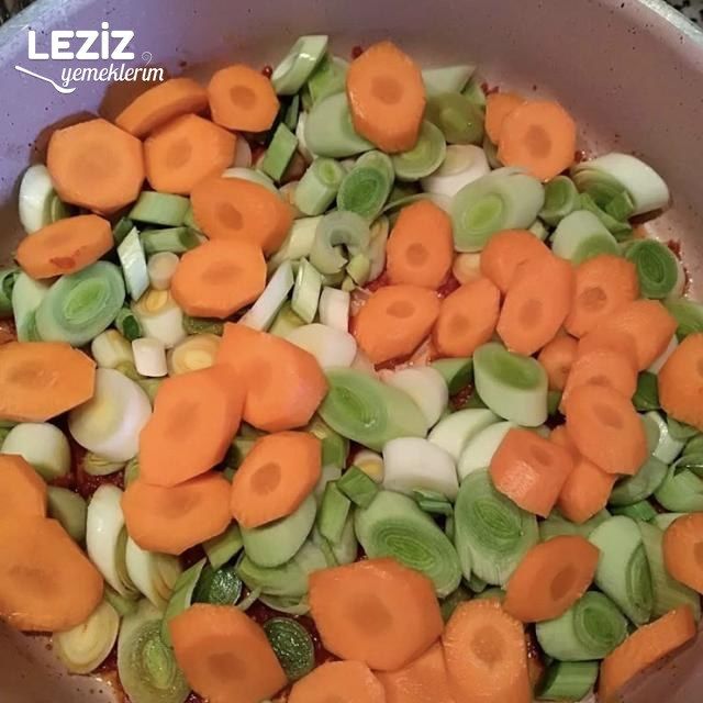 Zeytinyağlı Pırasa (Besin Kaynağı)