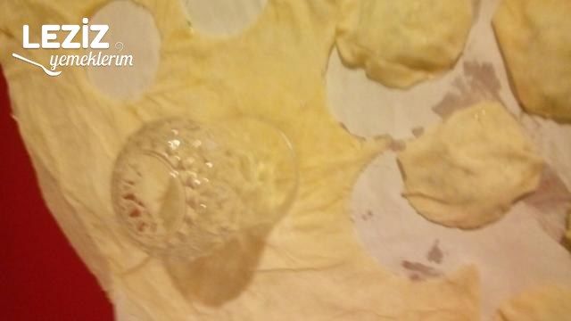 Yufkadan İçi Dolgulu Pişi