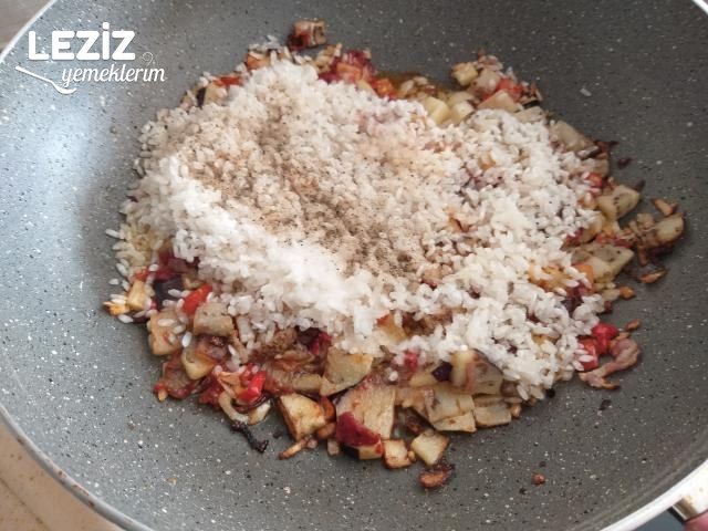 Nefis Patlıcanlı Pilav Tarifi