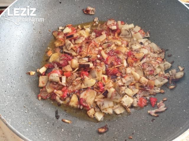 Nefis Patlıcanlı Pilav Tarifi