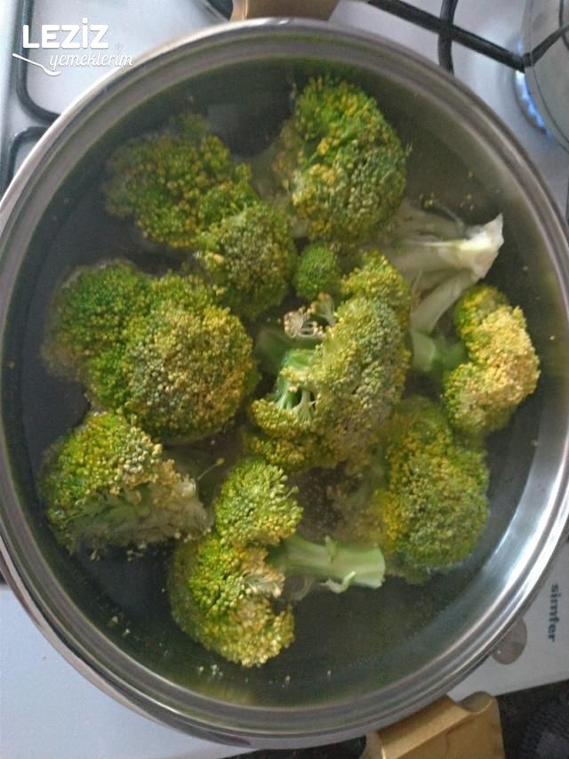 Brokoli Salatası (Tüm Detayları İle)