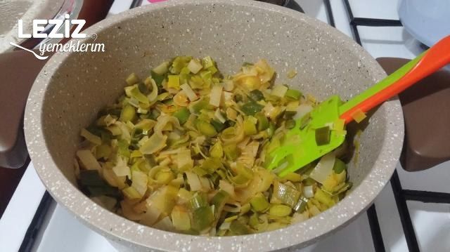 Yoğurtlu Pırasa Kavurması