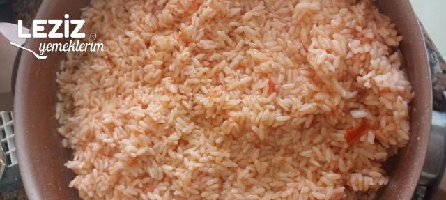 Domatesli Pilav Tarifi, Domatesli Pilav Nasıl Yapılır