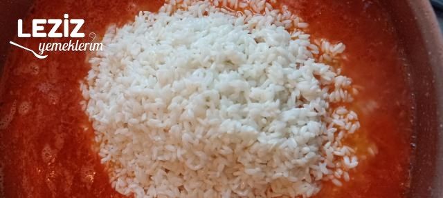 Domatesli Pilav Tarifi, Domatesli Pilav Nasıl Yapılır