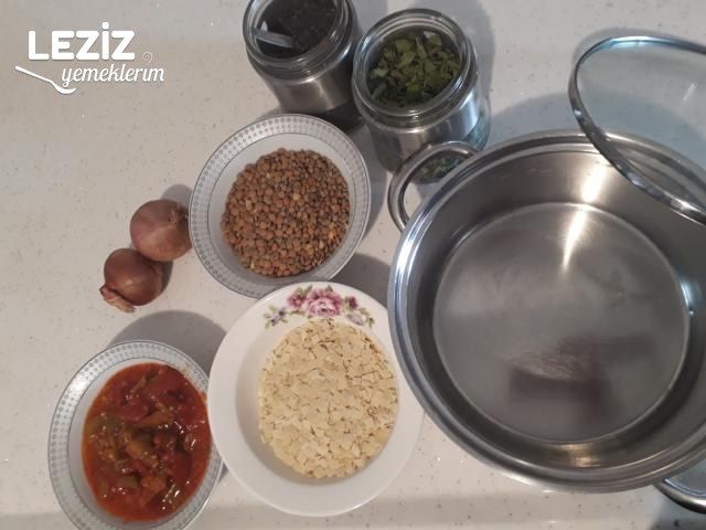 Yeşil Mercimekli Erişte Çorbası Yapımı