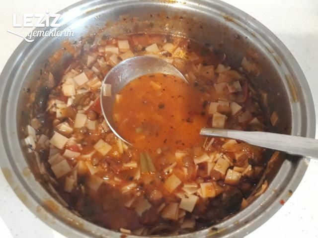 Yeşil Mercimekli Erişte Çorbası Yapımı