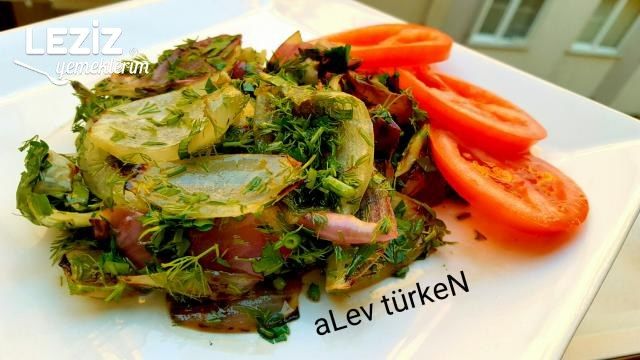5 Dk’da Közlenmiş Soğan Salatası (Mükemmel)